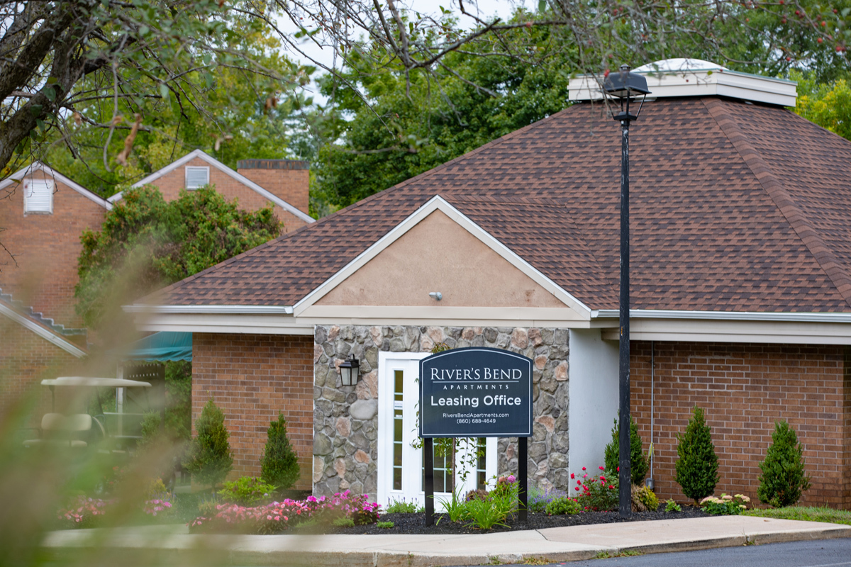 Apartments in Windsor Rivers Bend Apartments Home